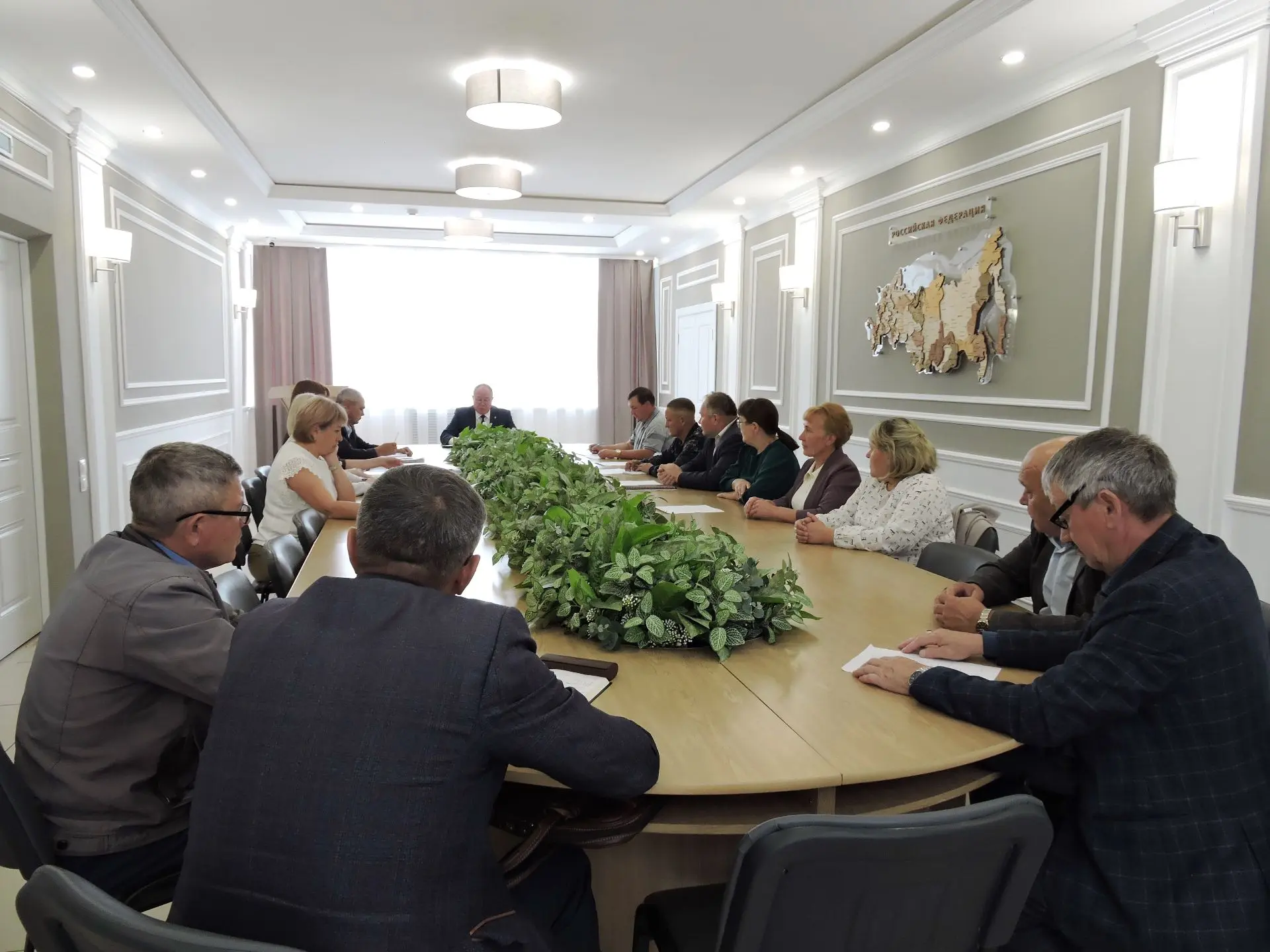 Сегодня а администрации Яльчикского округа под председательством главы округа Леонарда ...