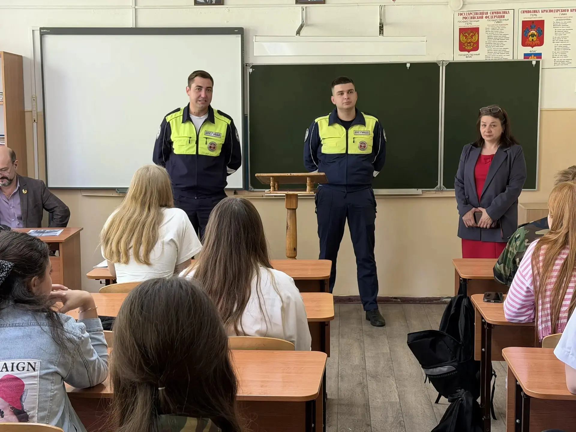 14.05.2026г. В МБОУ СОШ 17 им. И. В. Ткаченко прошло мероприятие с сотрудниками ДПС нап...