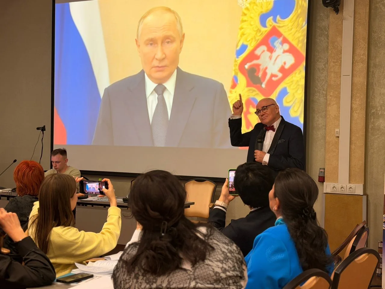 Поддержим педагогов Омской области и нашего педагога Анну Владимировну Фаистову, участн...