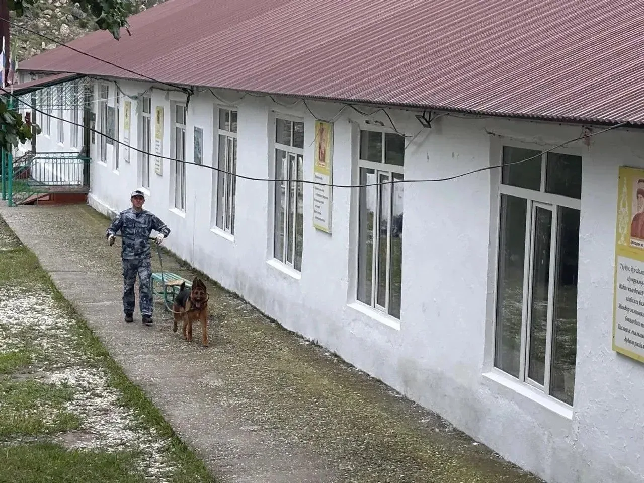 В Гумбетовском районе полиция проверила школы перед Днём знаний