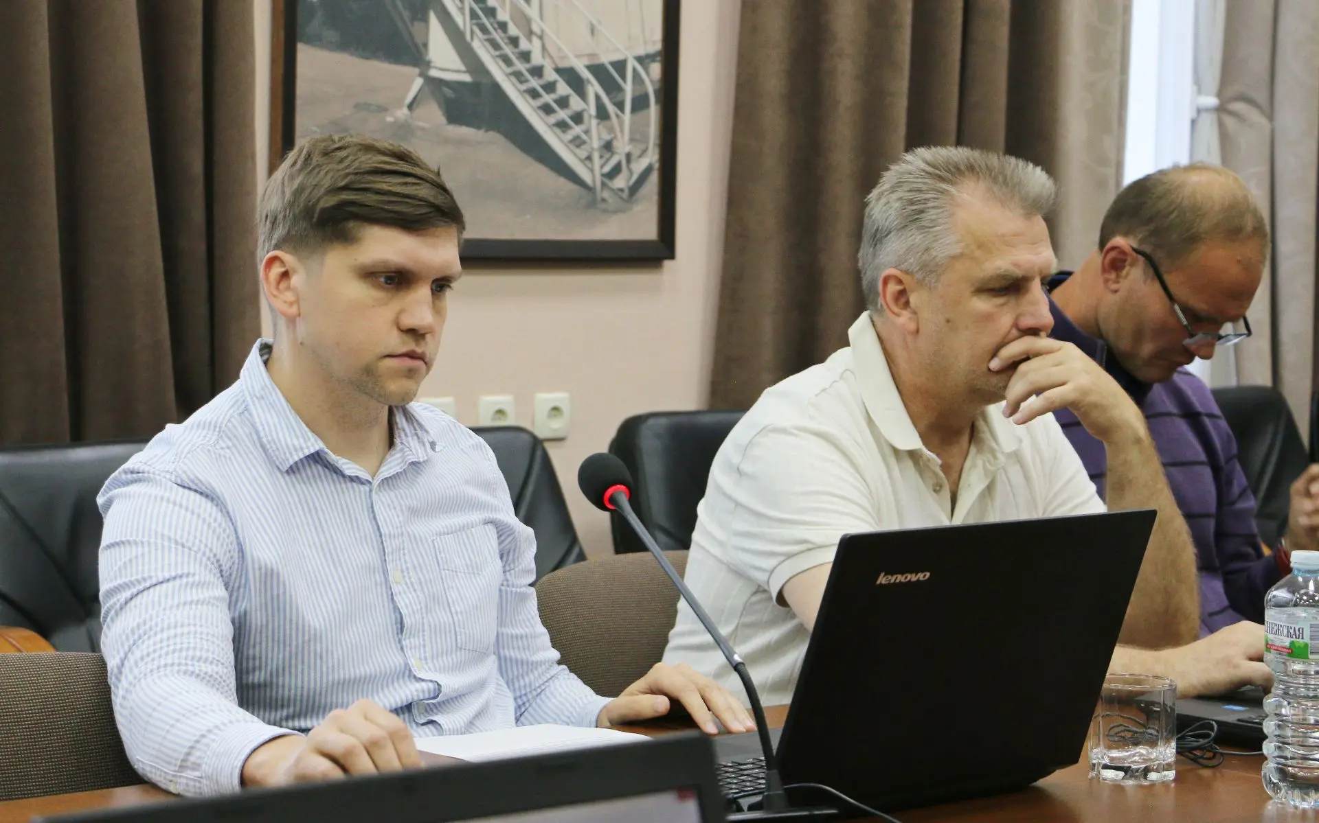 О подготовке школ и детских садов города к учебному году

проинформировала на заседании комитета по 
