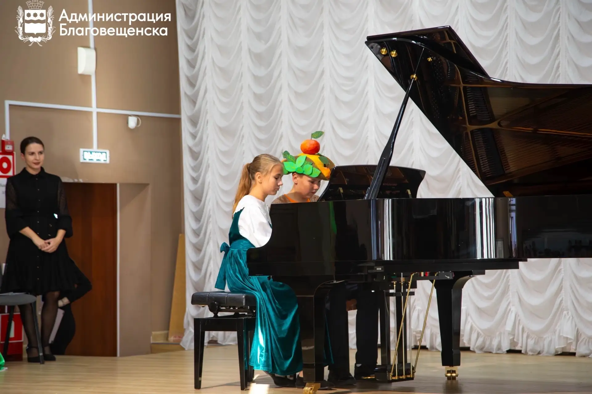 🎭 В Благовещенске состоялась премьера спектакля «Чиполлино», созданного при поддержке ...