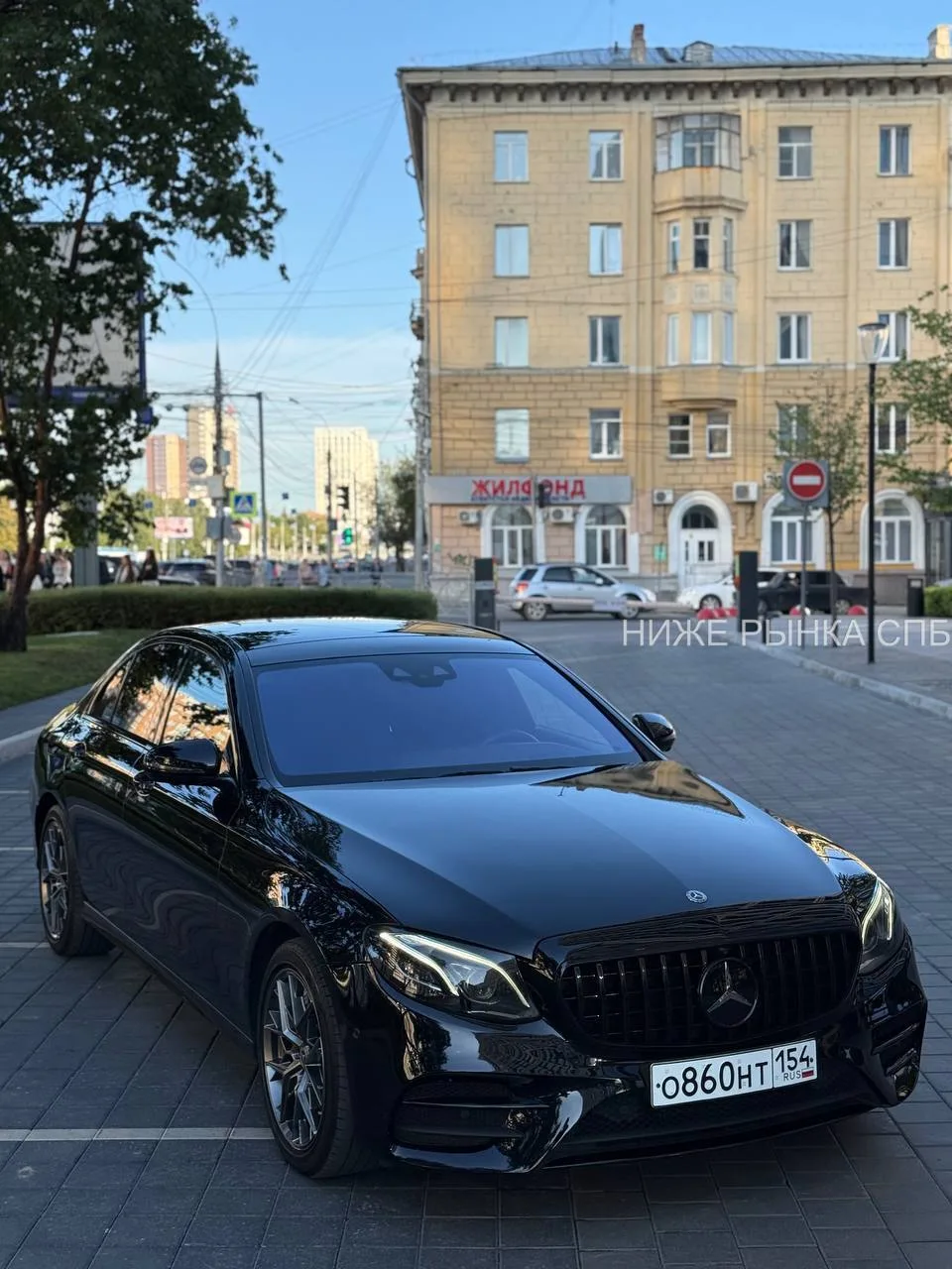 🚗 Mercedes E400 |