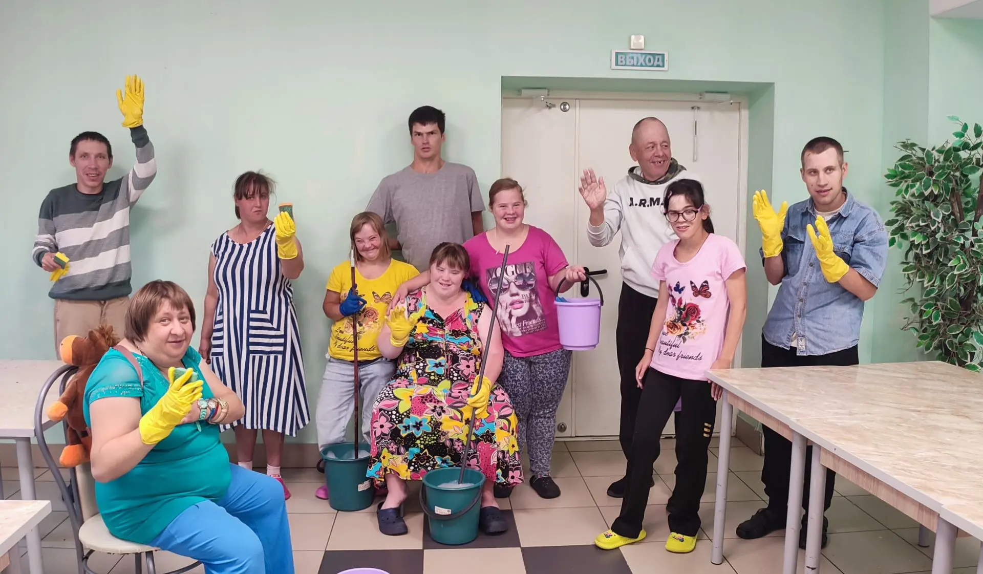 😊Дом сияет от чистоты, а сердца ребят — от гордости за свой труд!👍