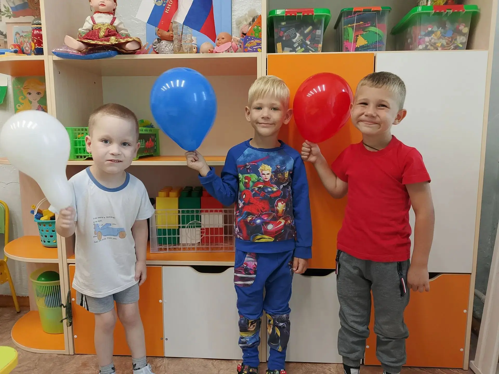 22 августа в нашей стране отмечается праздник День Российского флага. Приобщение детей ...