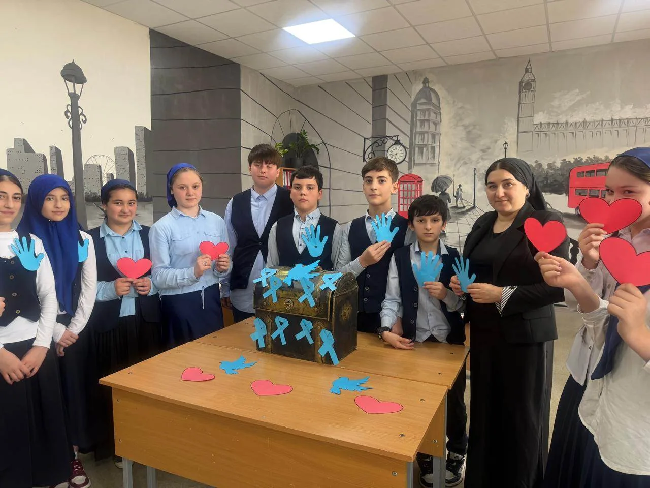 В 7 «А» классе прошел урок эмпатии «Синий чемоданчик»  ⁣ В рамках ежегодной Всероссийской недели рас