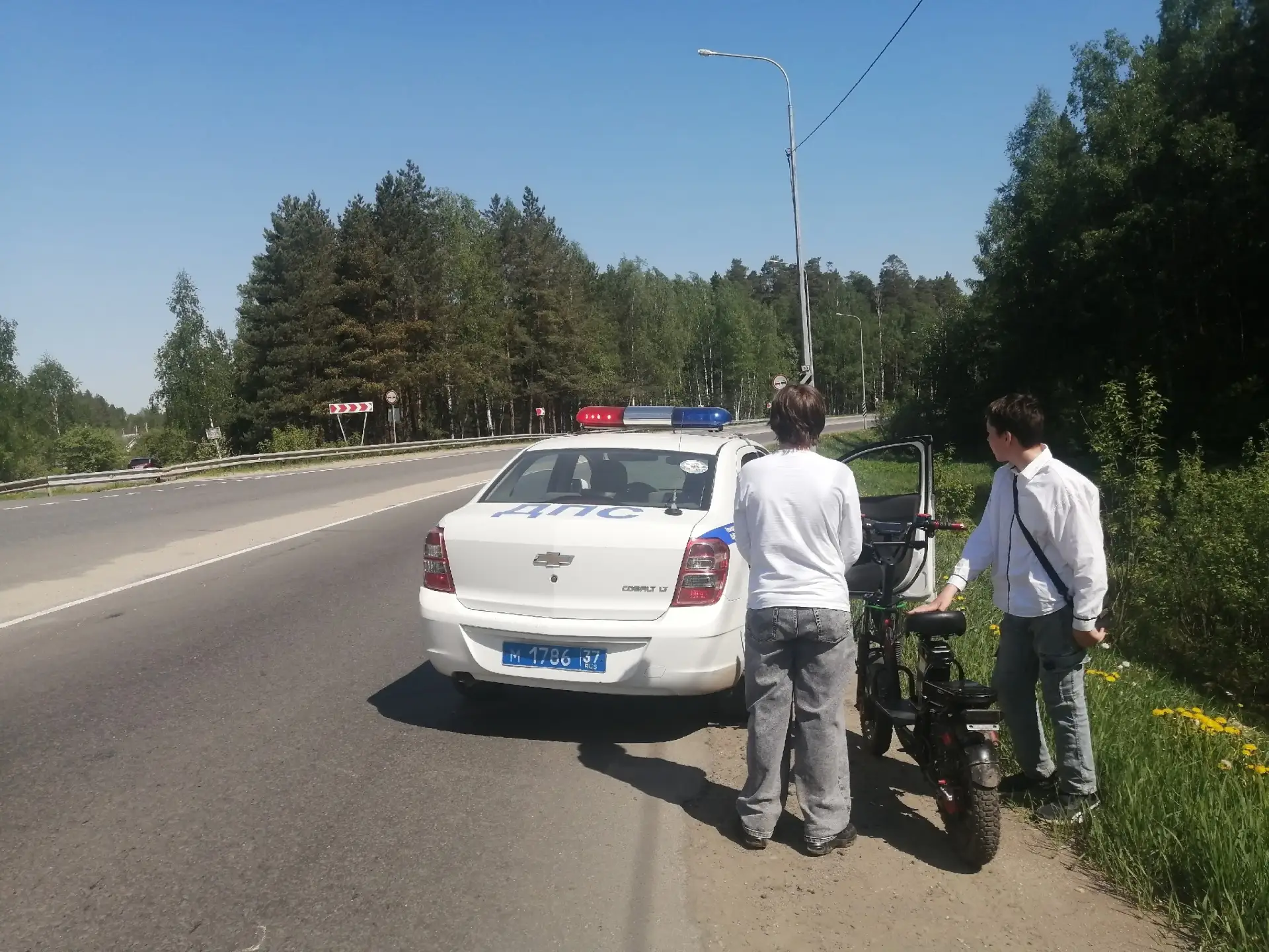 🛵 «Самоуверенность до беды»: ГАИ Иванова провела рейд по юным нарушителям ПДД    Сотрудники Госавтои