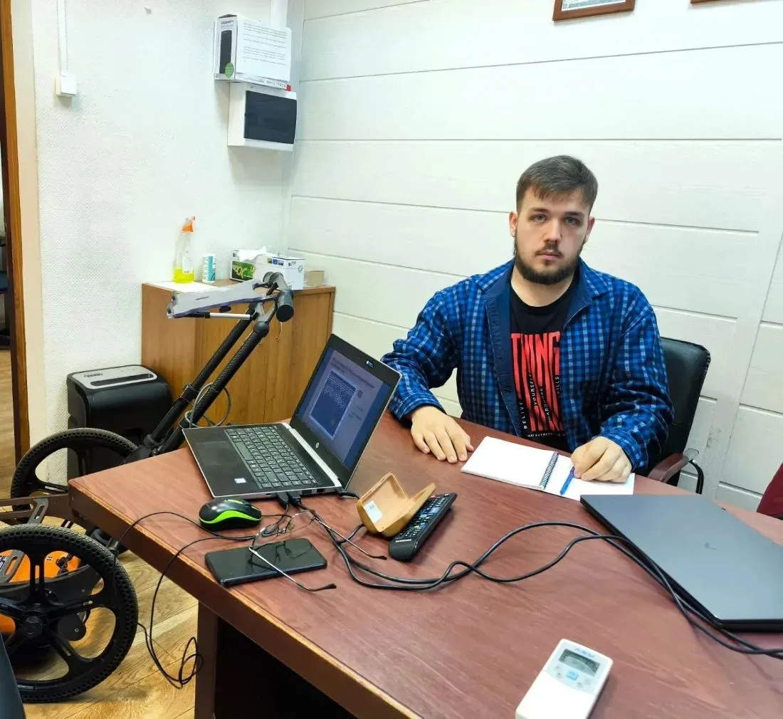 Поездка в Москву — это не только поля, но и «мозги». Сейчас на экранах — процесс камеральной обработ