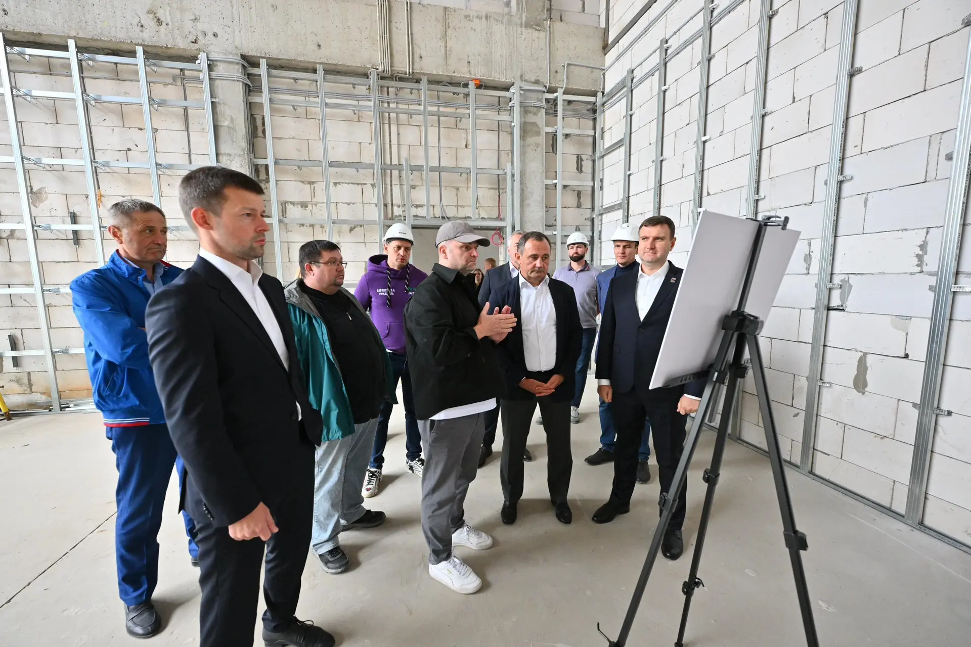 200 футболистов смогут одновременно заниматься в академии вратарского мастерства Игоря ...