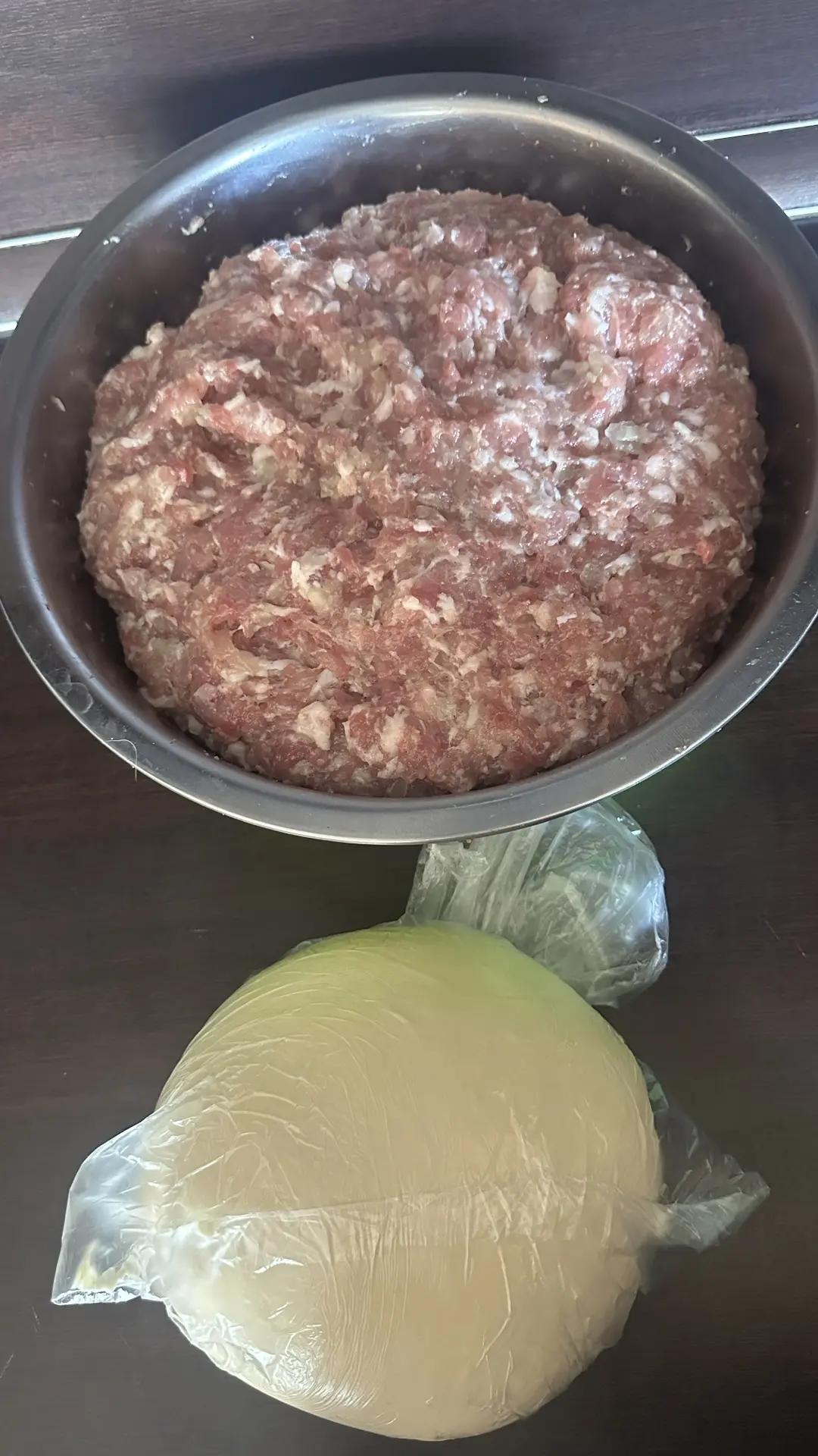 Кого сманить на чебуреки😀