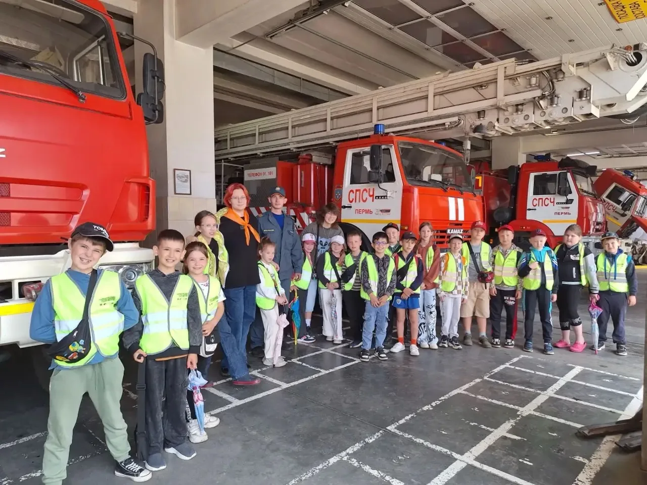 🚒 Настоящие герои среди нас!

Наши ребята  посетили пожарную часть ! Мы не просто посмотрели на тех
