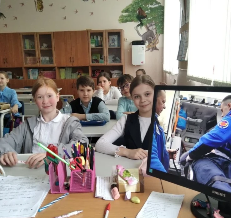 🤝 Сегодня в нашей школе прошло занятие из цикла «Разговоры о важном» Тема урока — «Что значит работа