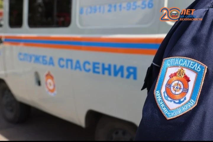 В городе Зеленогорск Красноярского края спасатели помогли женщине попасть в свою квартиру