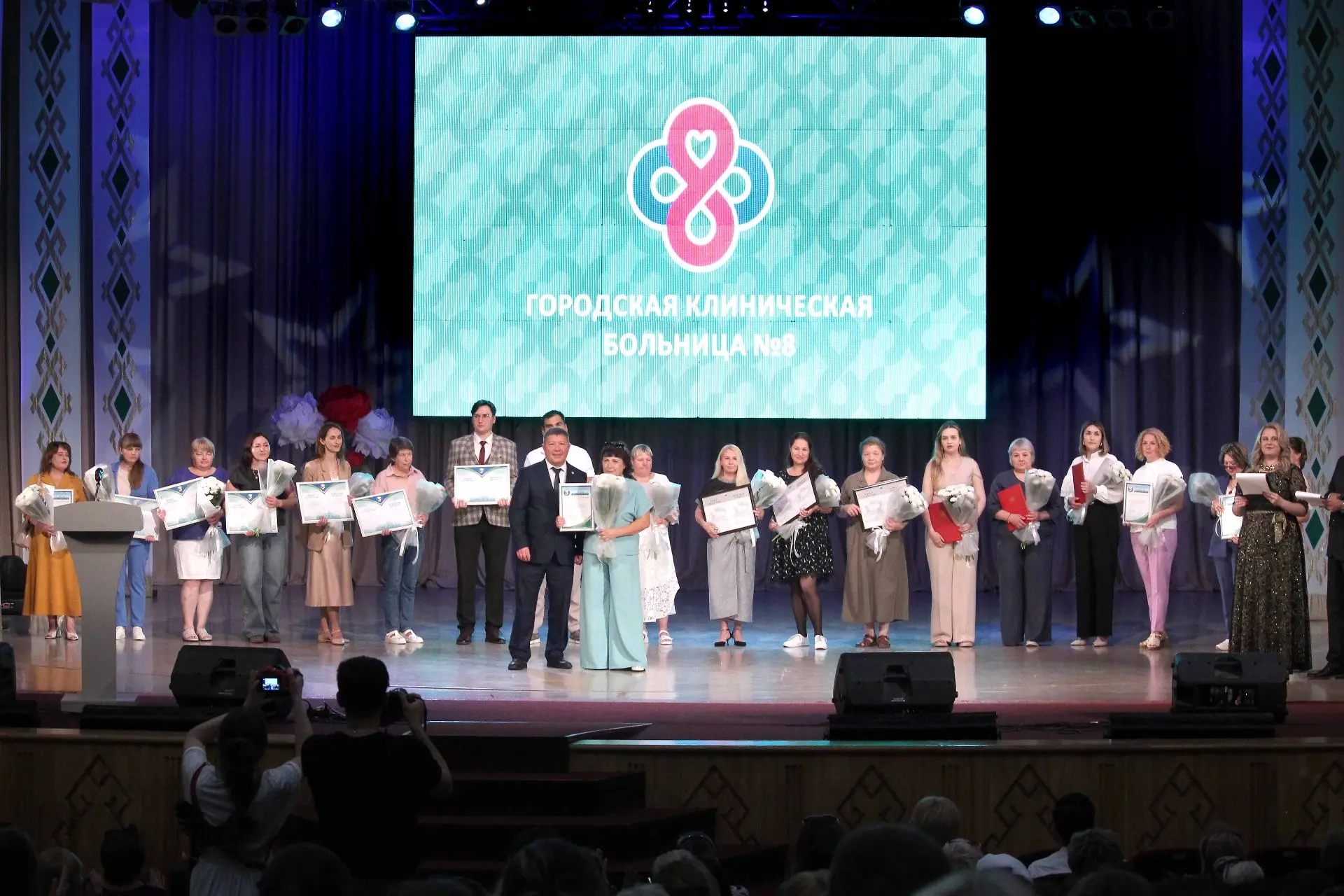 18 июня. Праздничный концерт творческих коллективов Городского культурно-досугового цен...