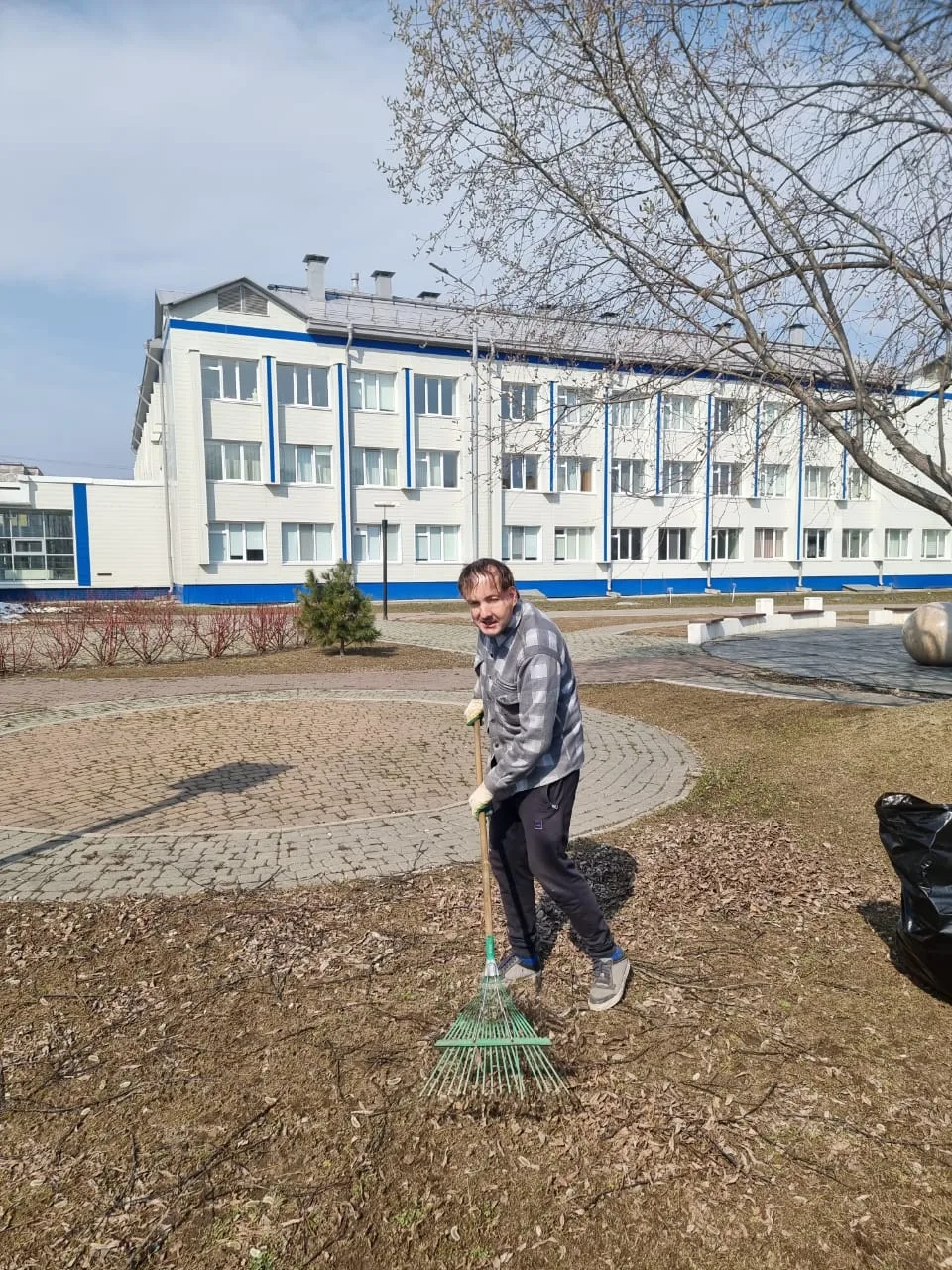 🌿Чистая пятница: весенний переполох   🌞Сегодня наша гимназия вновь вышла на весеннюю «чистую пятницу