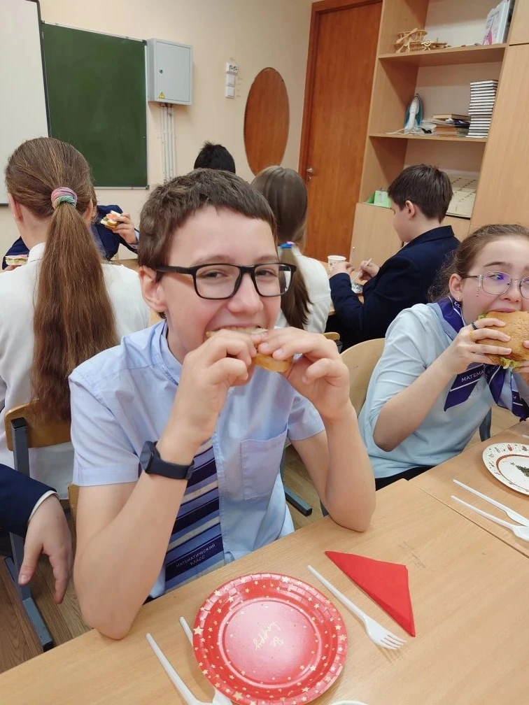 🍽️ Финальный урок 5 «М» класса с Анастасией Леонидовной — погружение в мир общепита! ✨ Учебный год п