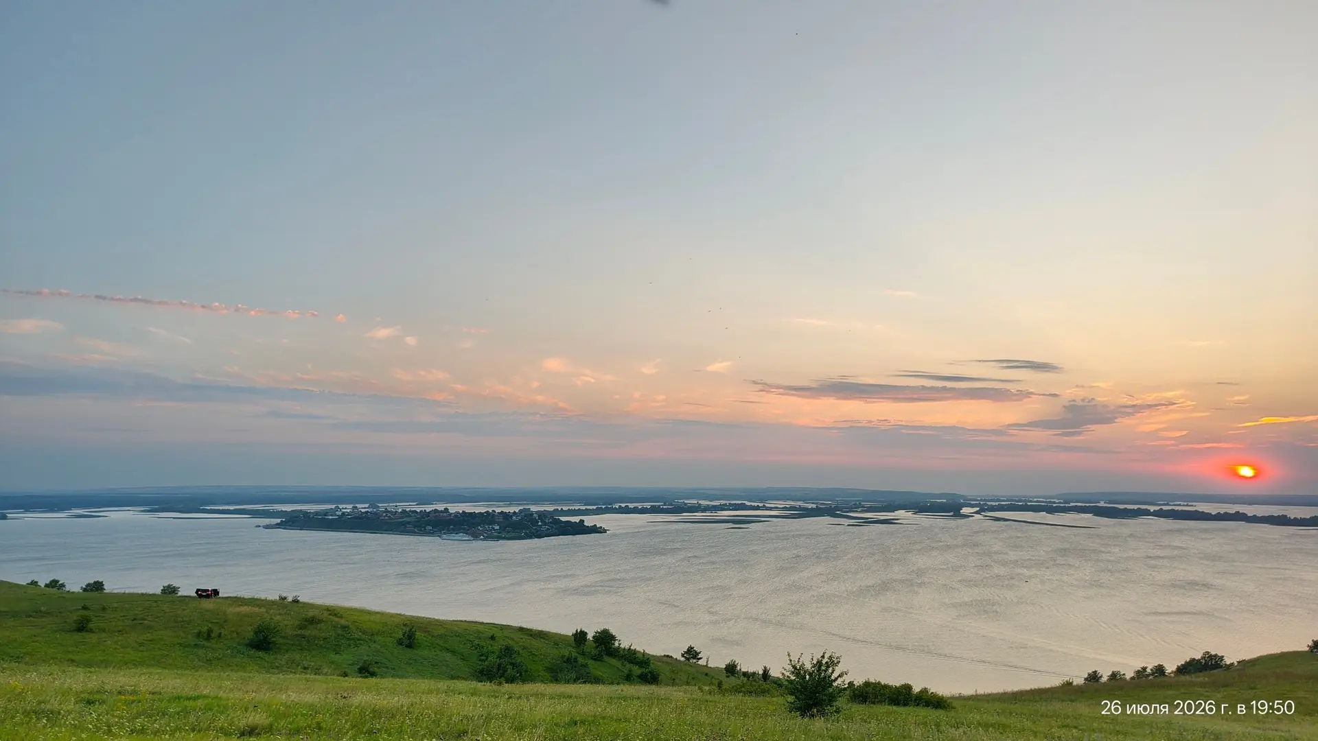 🌅 Закаты, которые хочется сохранить в памяти!

Каждый вечер дарит нам неповторимую палитру красок —