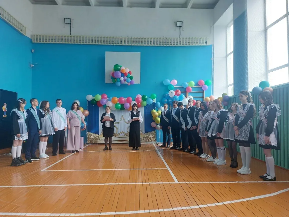 🔔 Последний звонок: волнительный рубеж для наших выпускников! 🎓