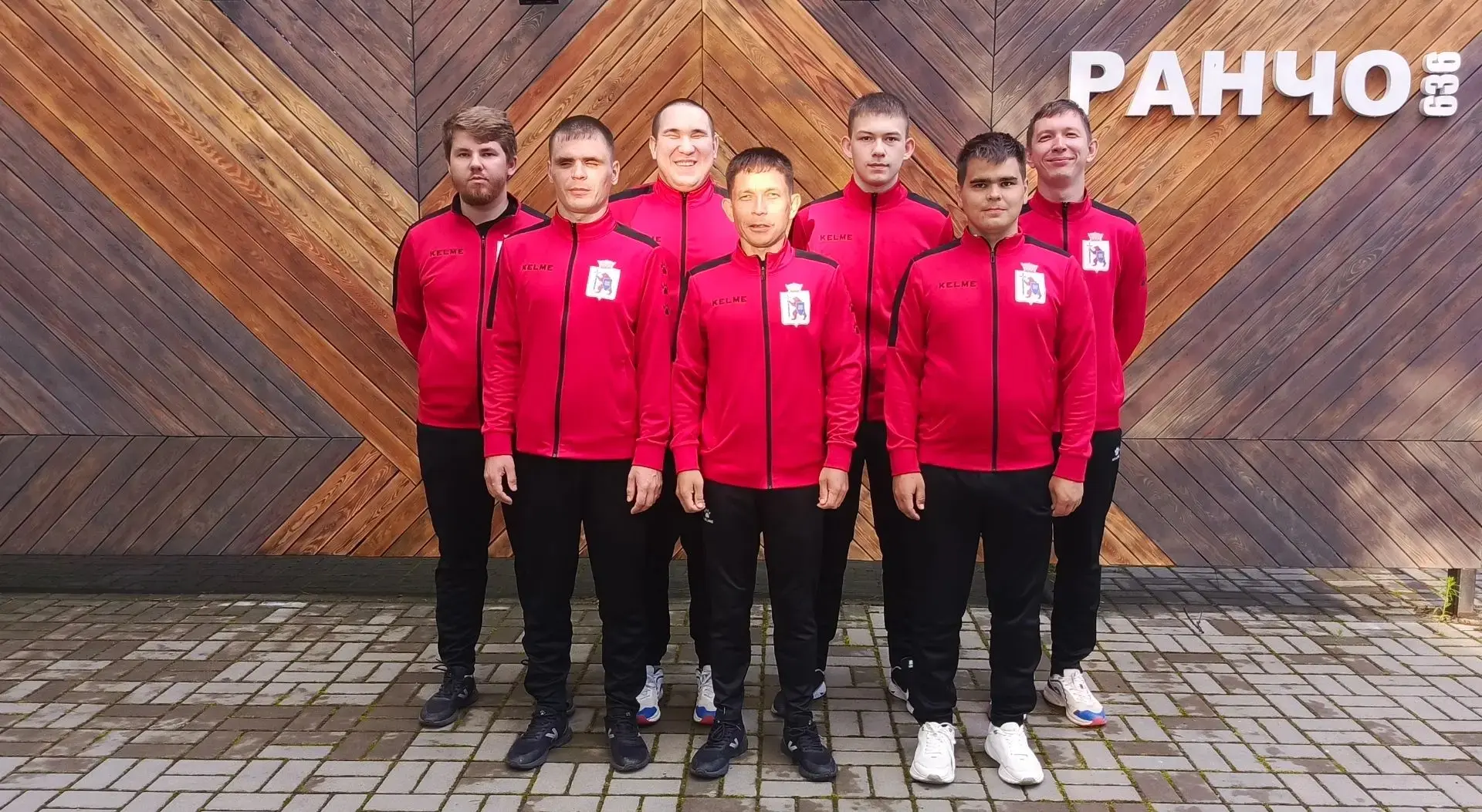 🚀 У нас отличные новости! Наши спортсмены отделения мини-футбола прибыли в Дзержинск на Чемпионат Р
