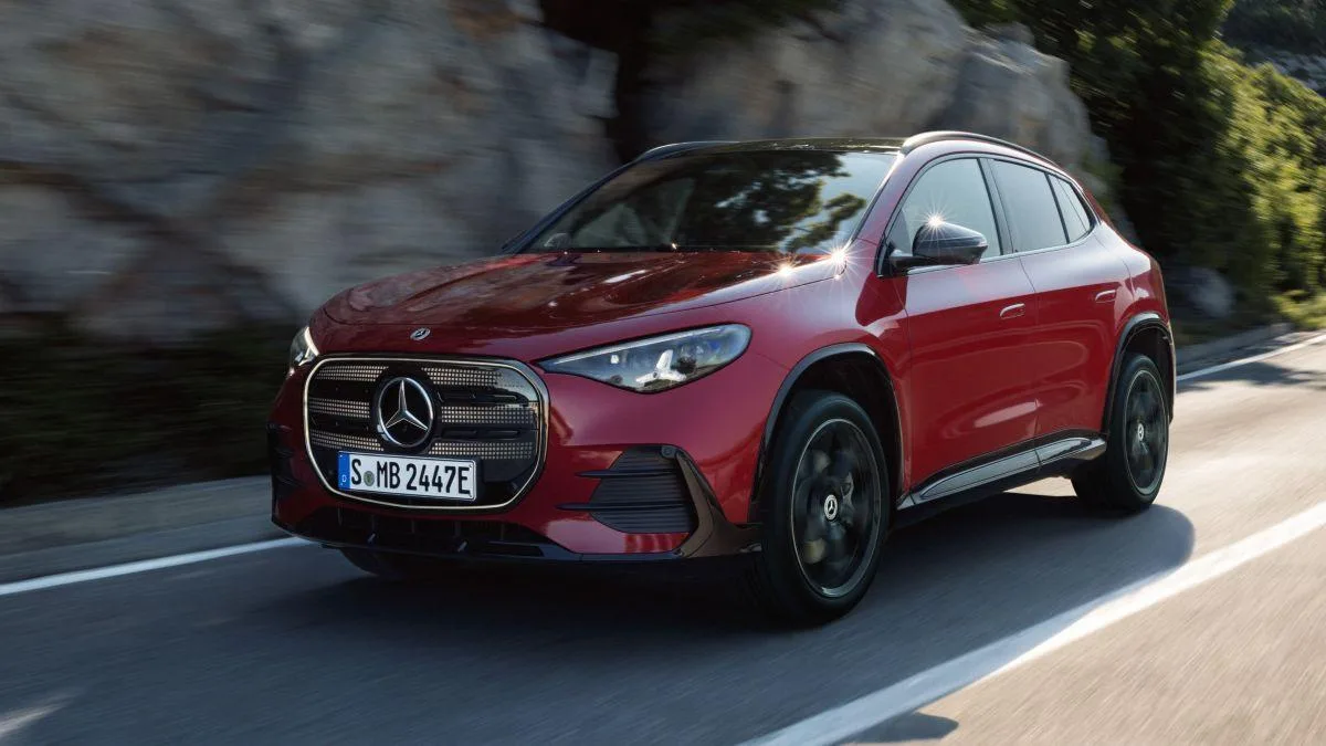 🚗Кроссовер Mercedes-Benz GLA со сменой поколения заметно преобразился

Компания Mercedes-Benz продо