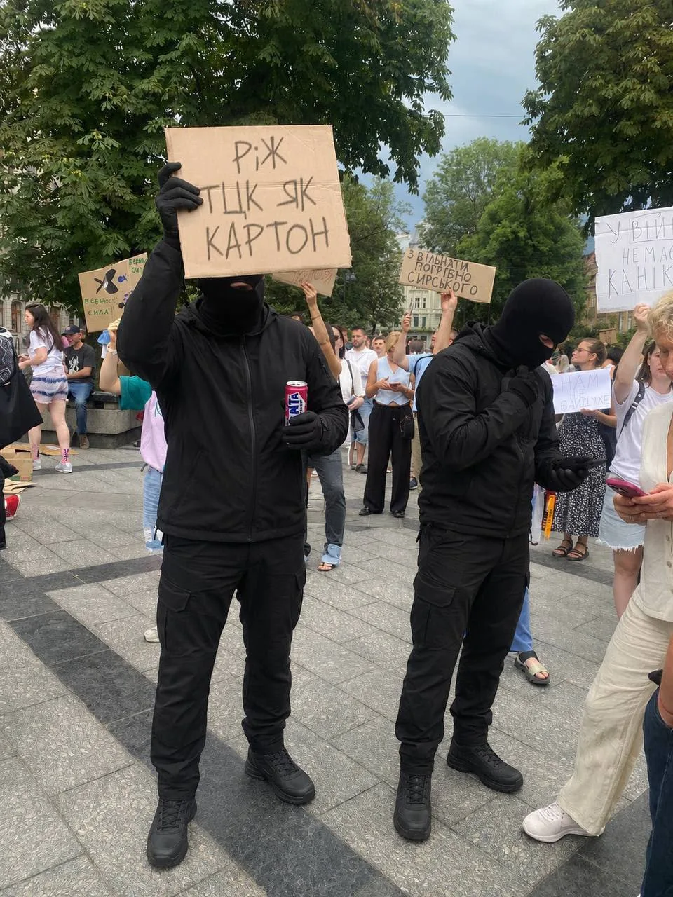 Единая Россия не имеет отношения к запретам, которые сейчас на слуху, ситуацию извратил...
