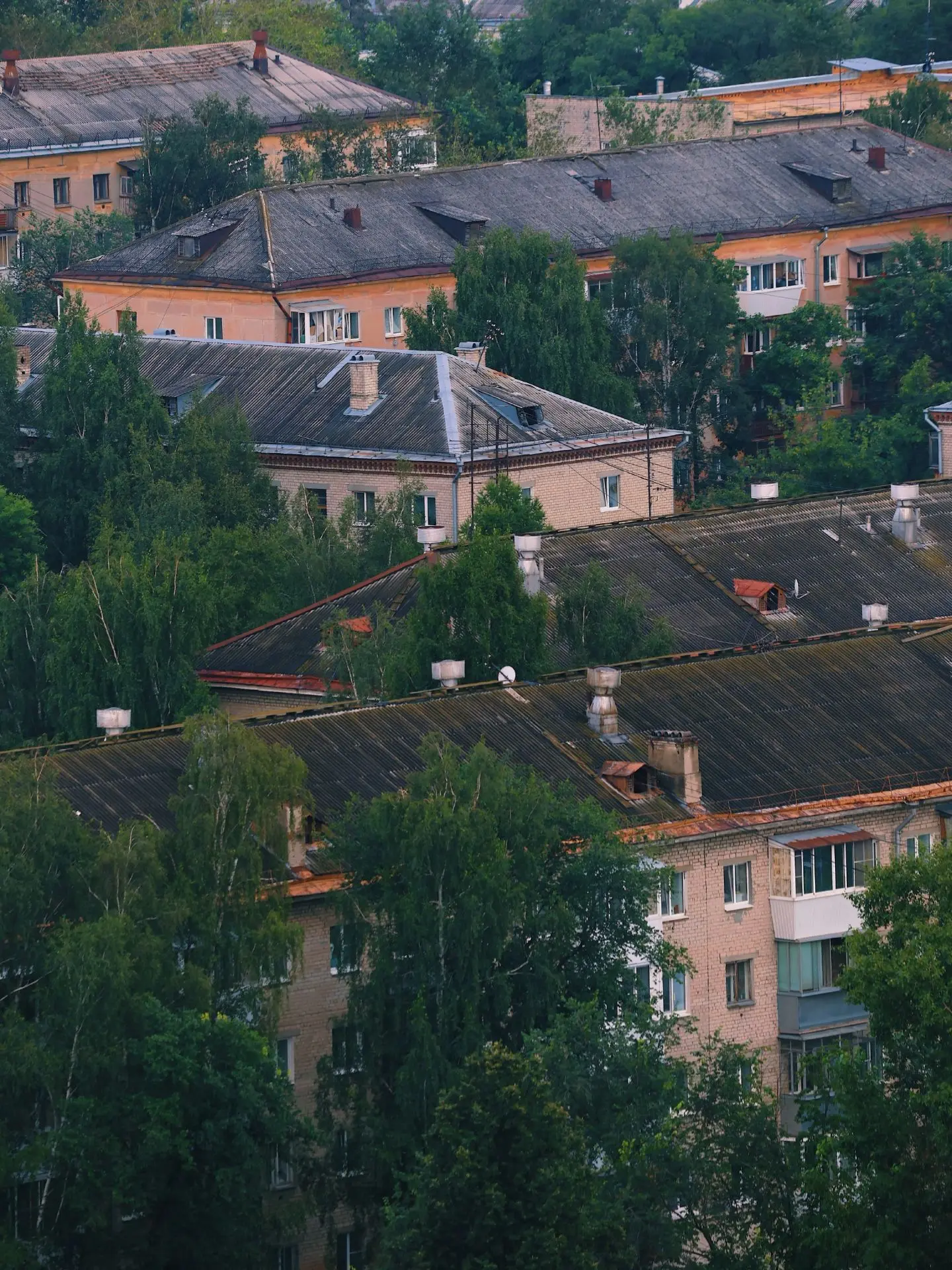 Летний Екатеринбург и его окрестности на снимках Вадима Шамсиярова.
