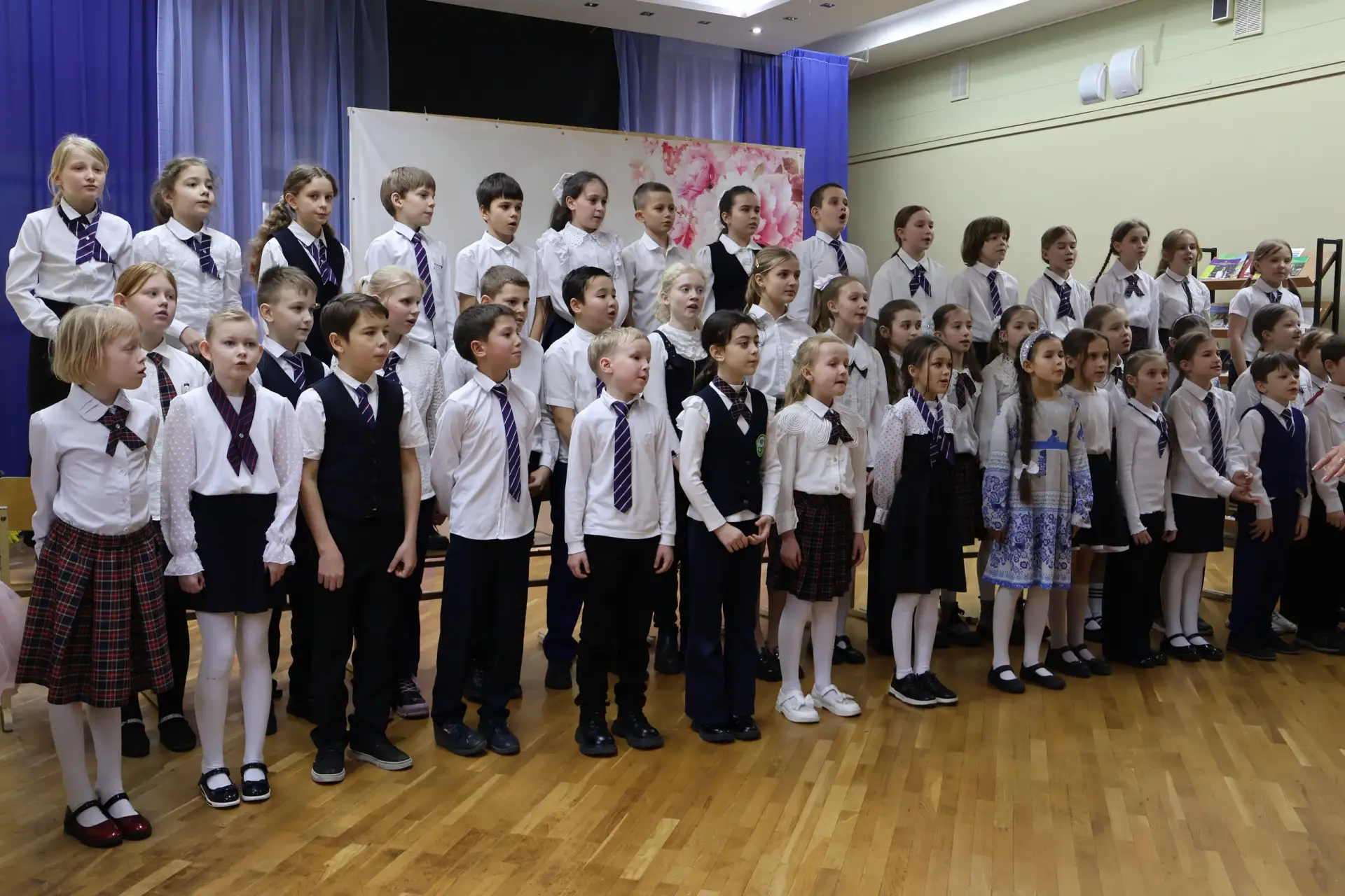 🌷 Праздничный концерт " Самым нежным!"    🎶 Сегодня в стенах нашего лицея состоялся незабываемый веч