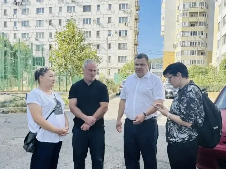 📅 Сегодня утром, 27 августа, глава Приморского района провел выезд по адресу: улица То...