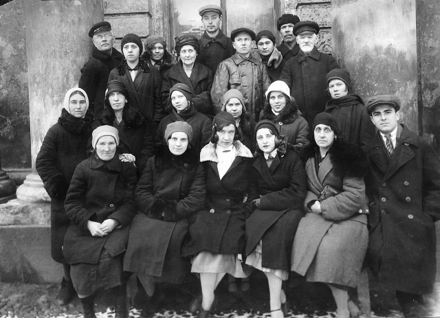 Сотрудники Ленинградского областного архивного бюро. 1927-1932 гг. 
 
Центральный государственный ар