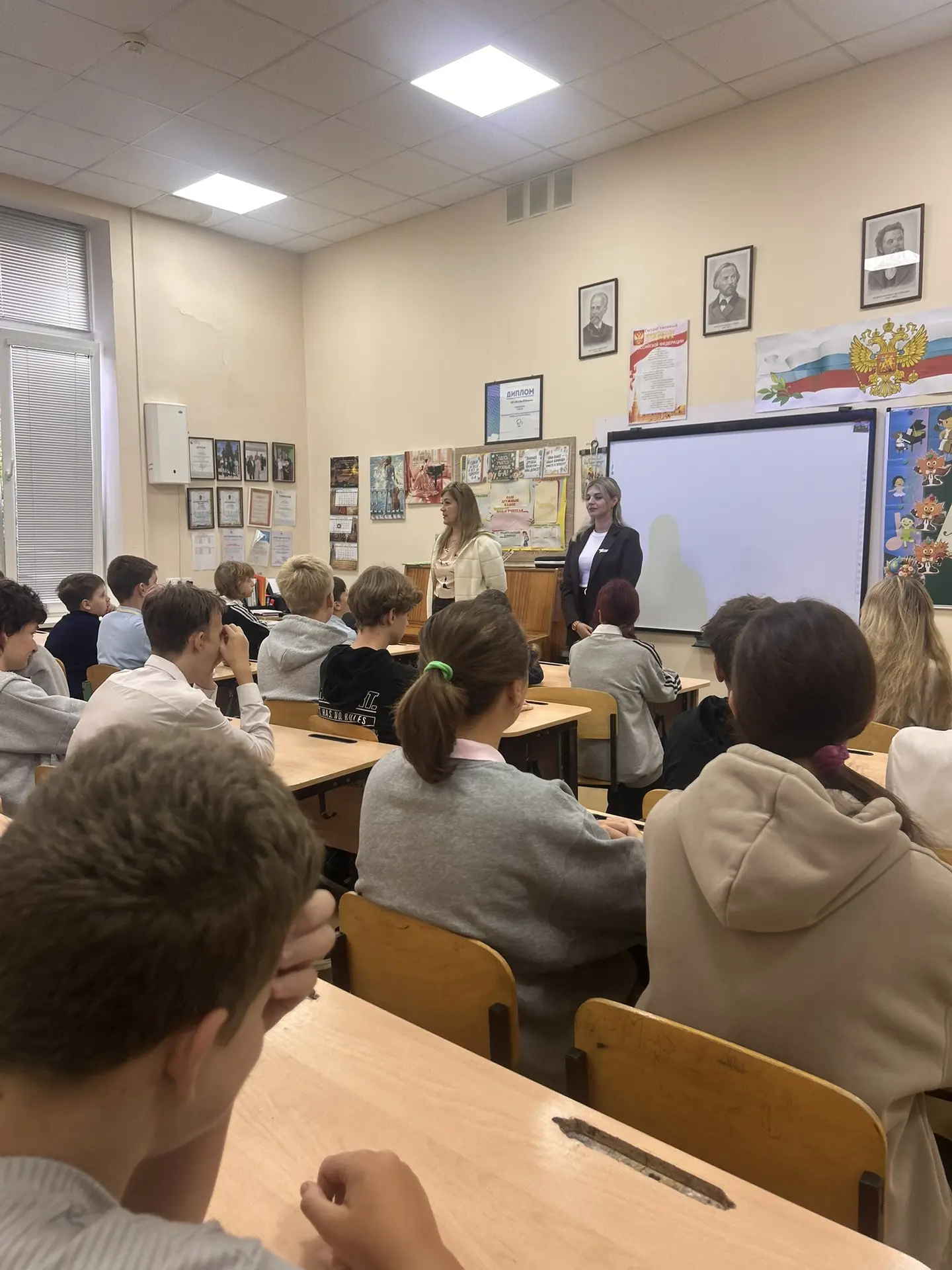🎶Сегодня, в честь Международного дня музыки, в нашей школе прошел один из самых шумных...