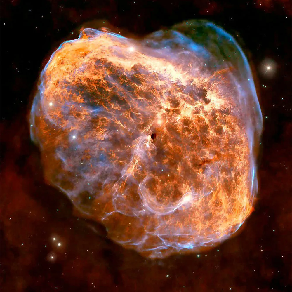 Туманность Полумесяц (также известная как NGC 6888)

Эмиссионная туманность в созвездии Лебедя, расп