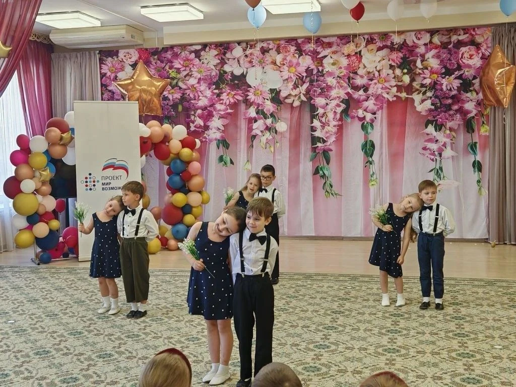 🇷🇺 Единство традиций и сияние талантов: как в «Бородино» прошёл Фестиваль ко Дню России❤️
В рамках