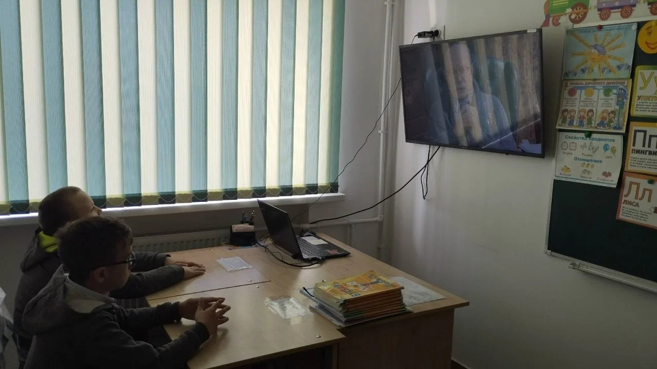 🔔Утро понедельника, 18 мая 2026 года, в нашей школе традиционно началось с торжественной линейки, ц