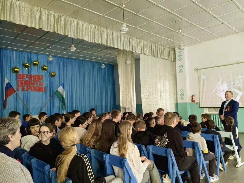 Сегодня наша школа приняла участие в Общереспубликанской общественной гражданско-патриотической цере
