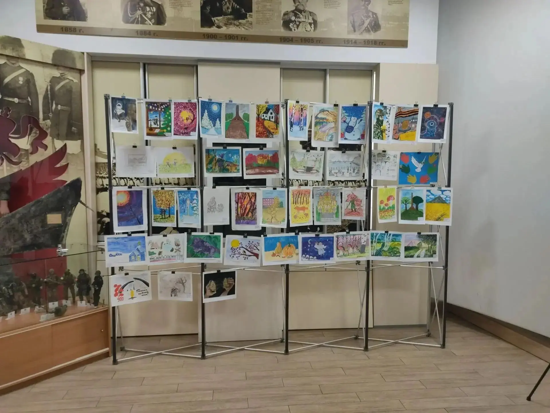 Передвижная выставка детских рисунков "Мир глазами детей: Горловка, Донбасс" прибыла в ...