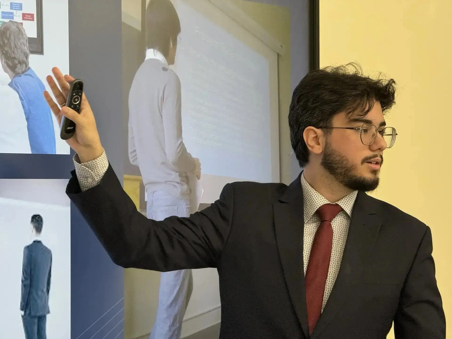 Преподаватель кафедры «Лингвистика и гуманитарные дисциплины» Де Карвальо Гомес Анжело ...