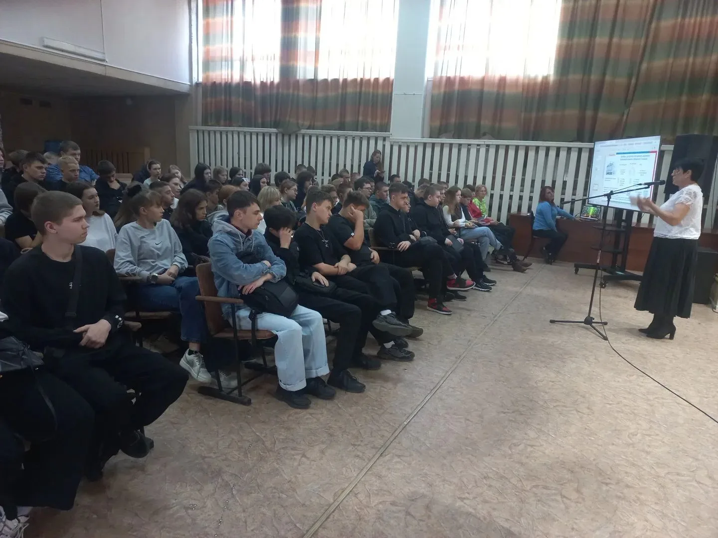 Молодёжь делает выбор: в Алейском технологическом техникуме прошла встреча с избиратель...