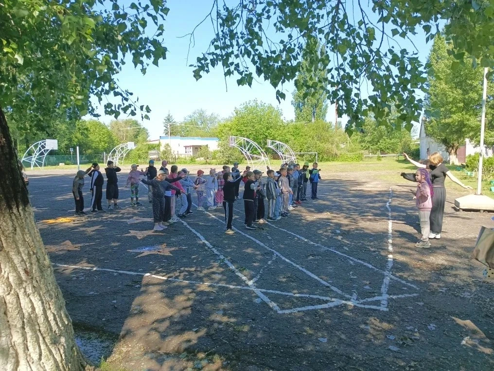 Сегодня 2 июня в пришкольном лагере "Тополёк" на базе нашей школы  прошел по-настоящему особенный де