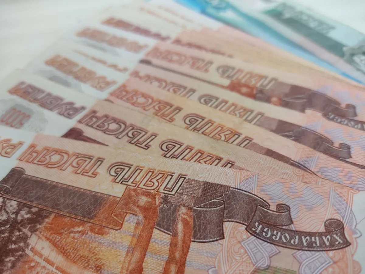 Упавшая со стремянки сотрудница отсудила у работодателя 400 тысяч рублей в Липецкой области
https://