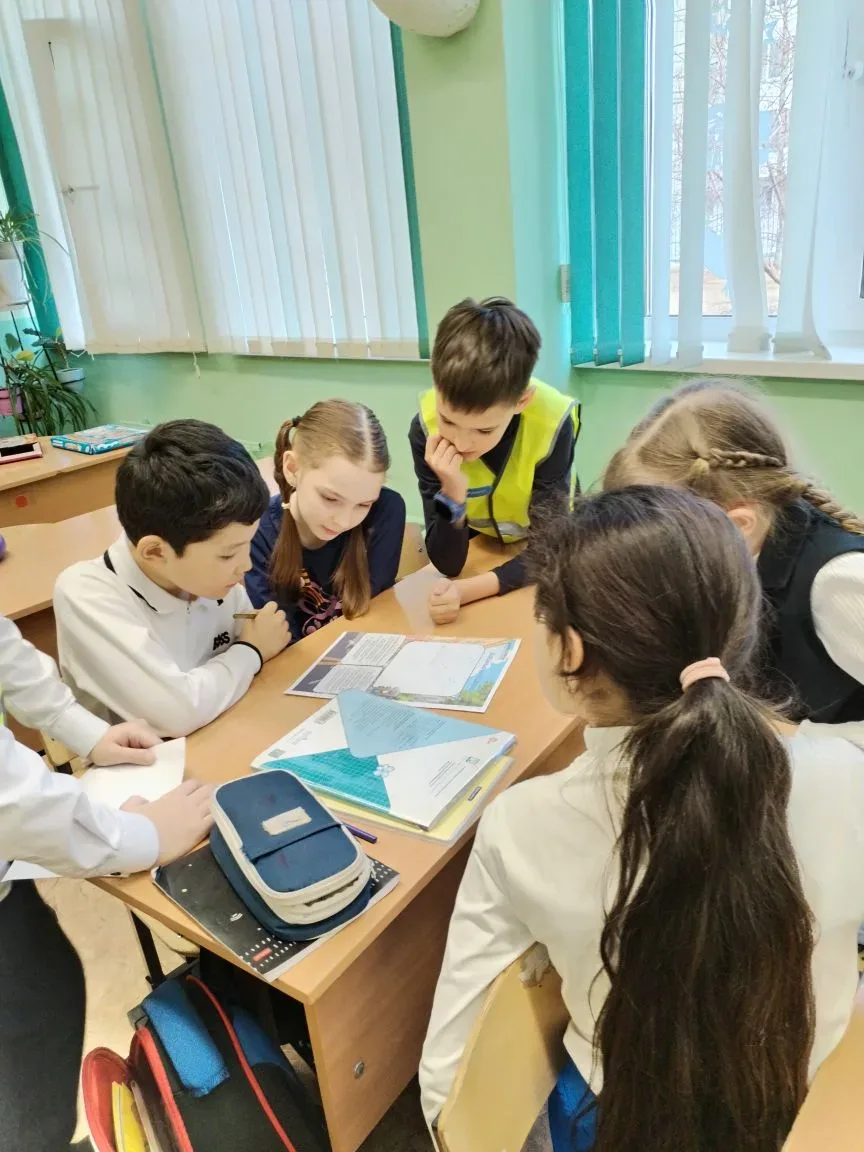 🚔 В гостях у второклассников — урок безопасности.  28 апреля во 2 «Л» классе прошла необычная переме