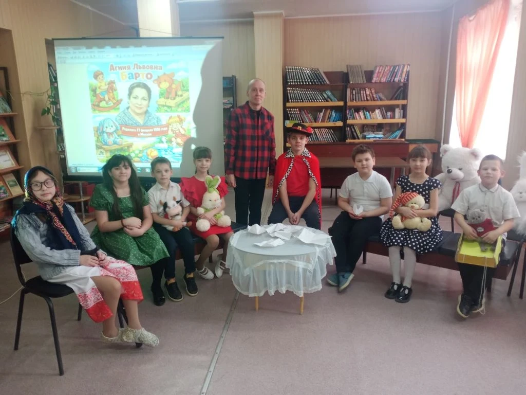 Сегодня в Детской модельной библиотеке прошел утренник для детей детского сада N1, приуроченный к 12
