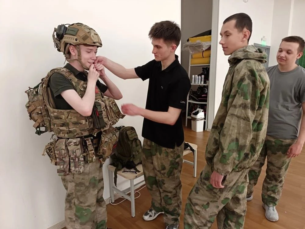 От парты до спецотряда: студент УКТП вдохновил школьников! Командир спецотряда Центра «ВОИН» Динар В