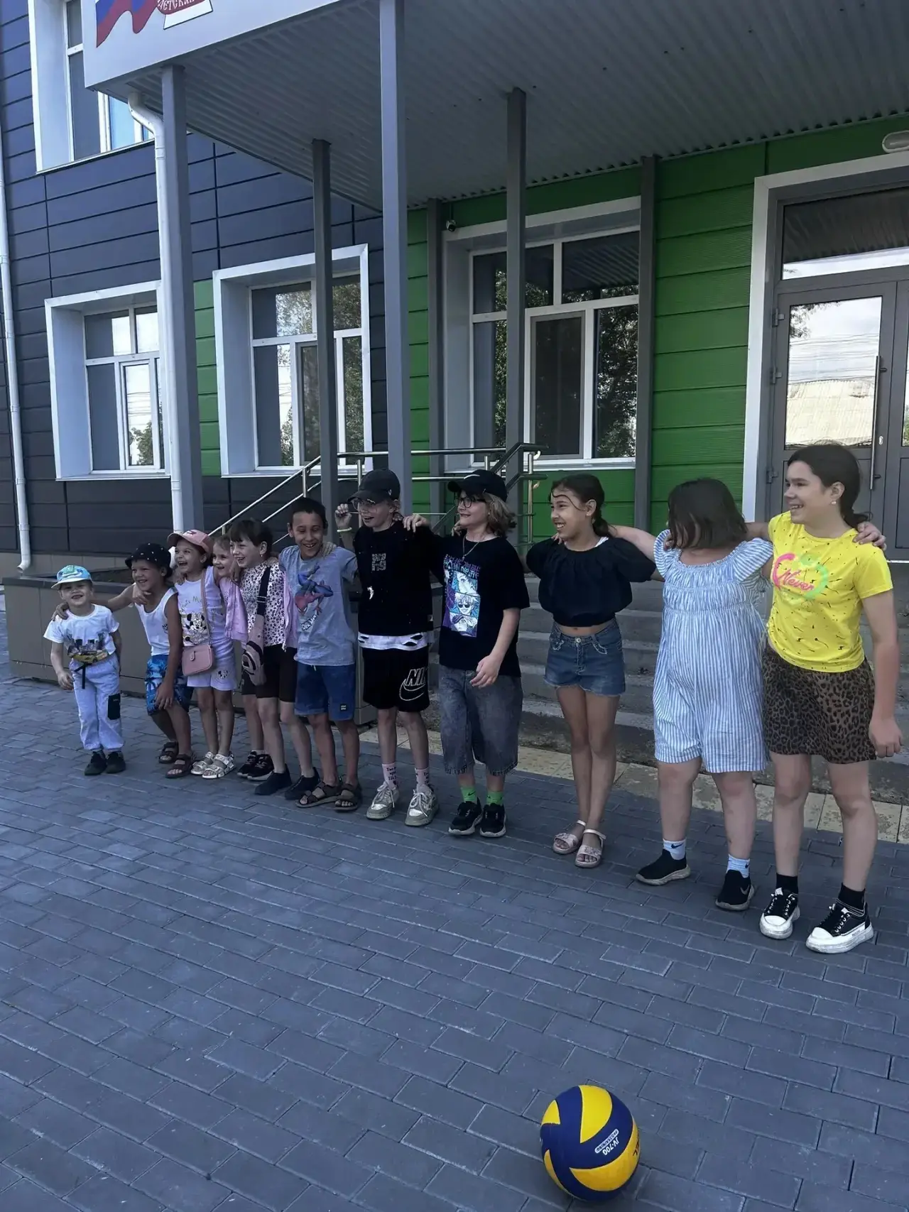 Вчера, 18 июня, на досуговой площадке учителями физической культуры для ребят были организованы «Вес