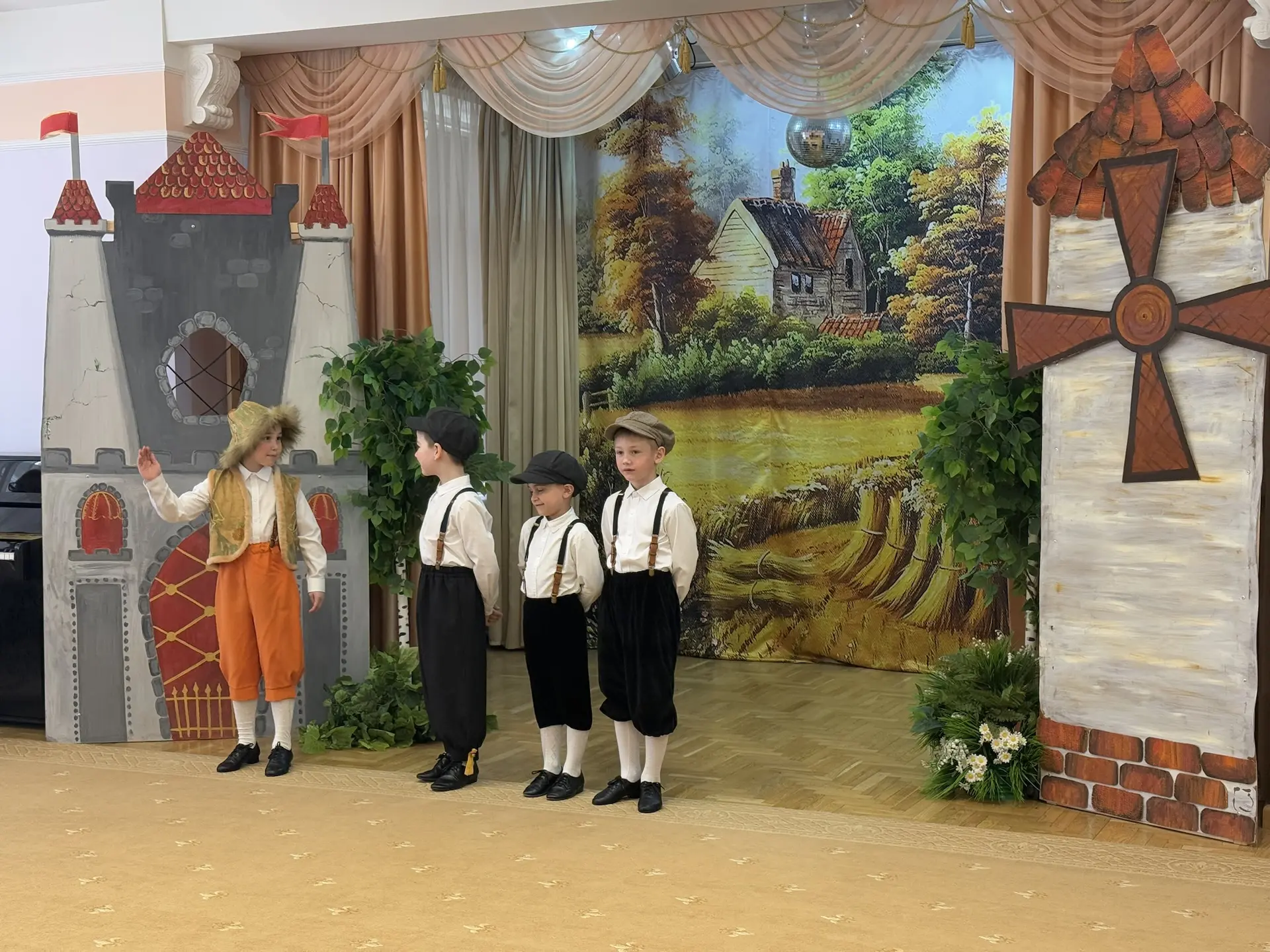 Кот в сапогах 🎭  Досталось трём братьям от отца наследство. Старший получил мельницу, средний – осла