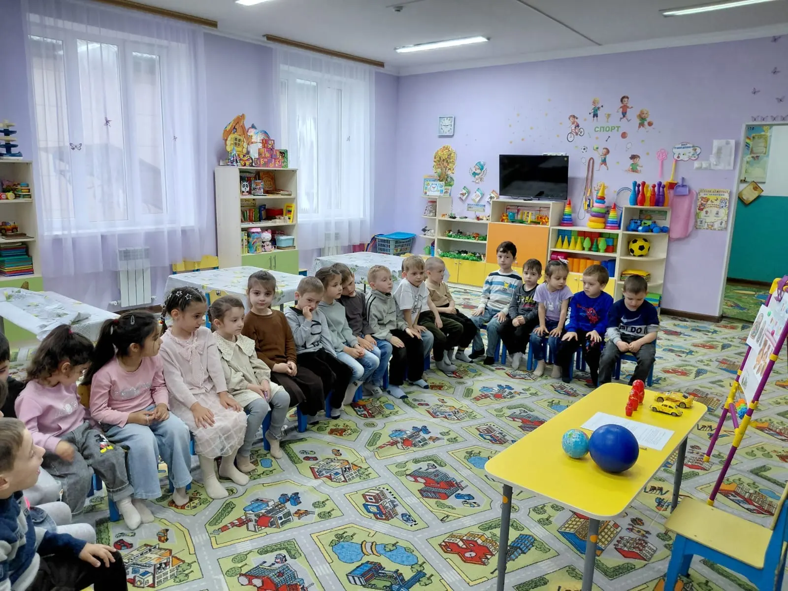 Познавательное развитие 
(Математические представления)
Тема: Сравнение предметов по величине.
Средн