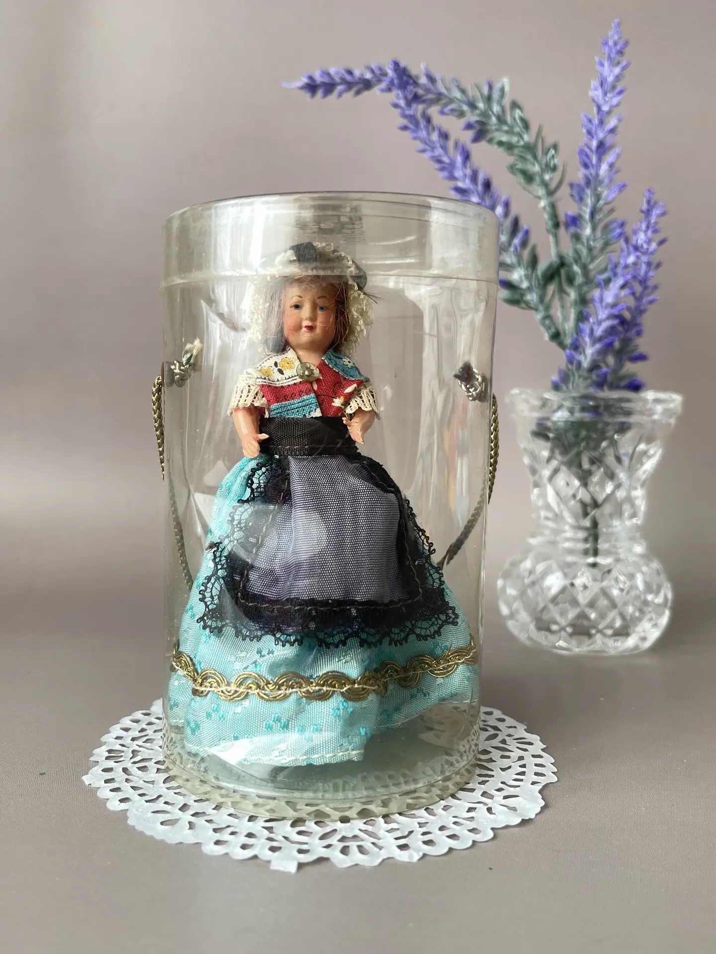 Старинная целлулоидная мини куколка Petitcollin в упаковке