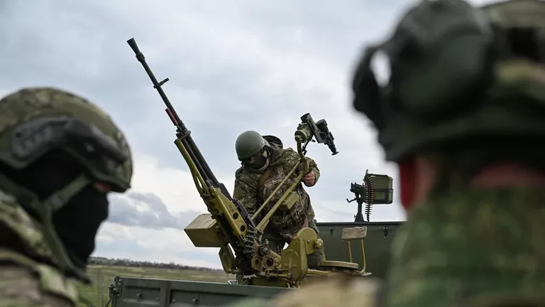 МИНОБОРОНЫ | ВС РОССИИ УНИЧТОЖИЛИ ЧЕТЫРЕ ПУНКТА ДИСЛОКАЦИИ ВСУ НА ОКРАИНЕ КОНСТАНТИНОВКИ

Военнослуж