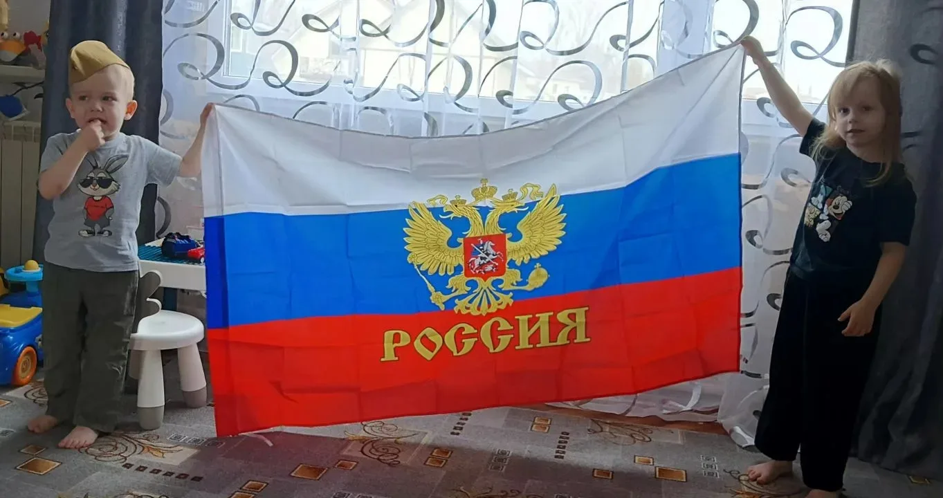 Воспитанники группы "Малинка" принимают участие в акции "Флаги России"
#ФлагиРоссии
