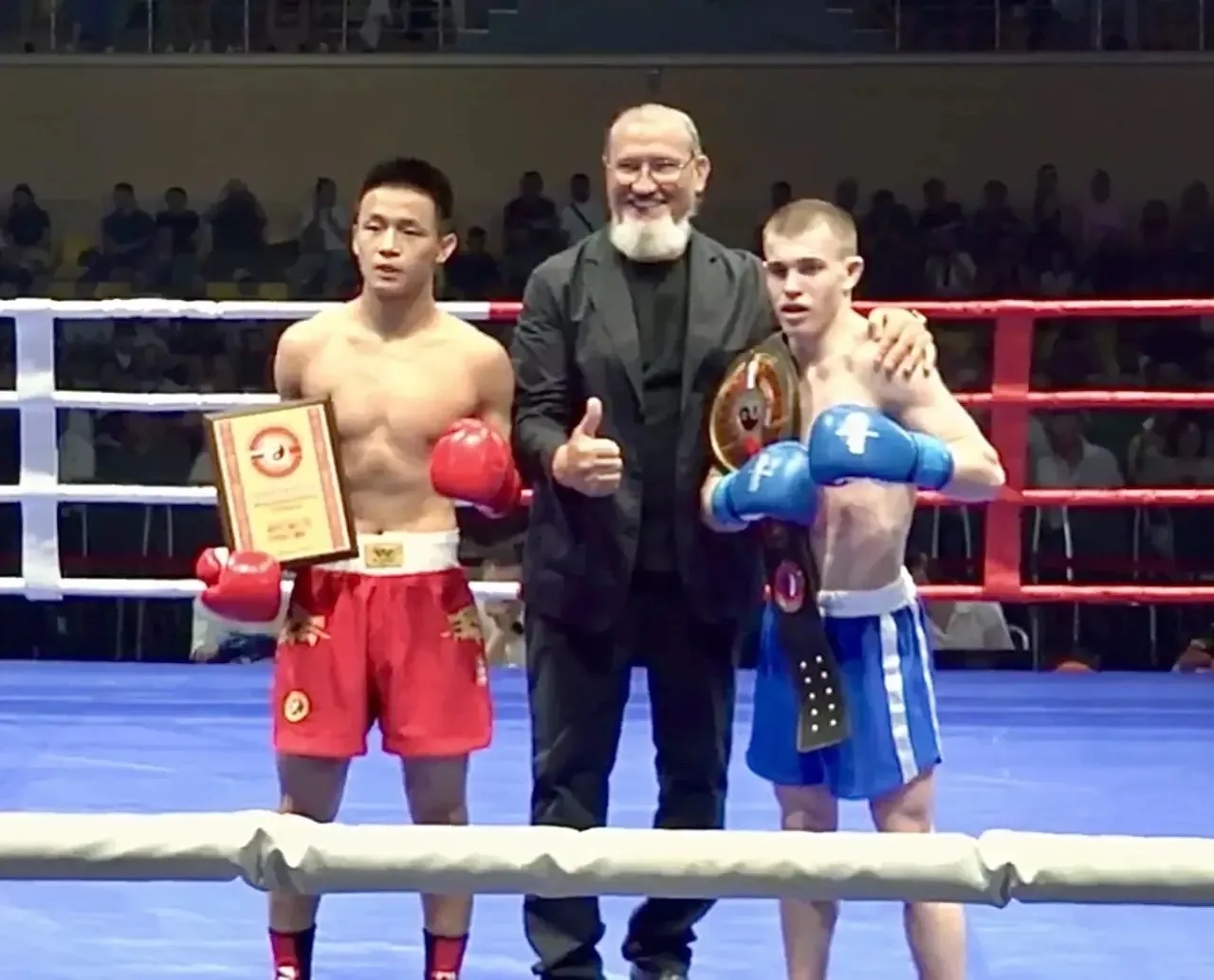 💥🥇Золото на международном ринге: Иван Веретенников одержал уверенную победу!

🥊С 10 по 11 июня во