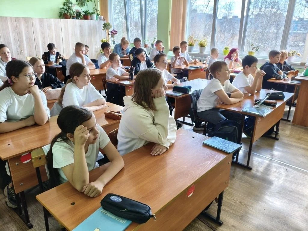 🚨 Урок безопасности с «Лиза Алерт» в нашей школе! 🚨  28 апреля во 2 «Б» и 4 «В» классах МБОУ СОШ № 7